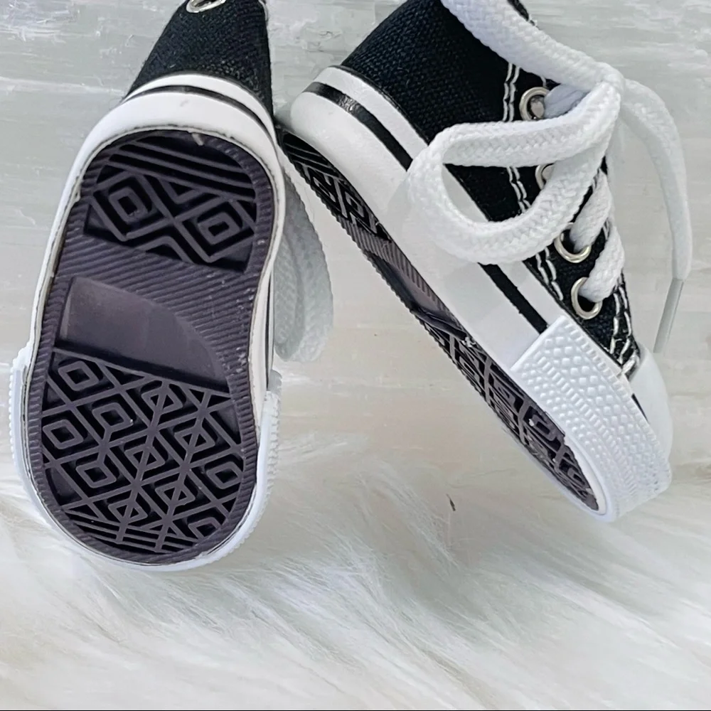 MINI SNEAKER KEYRINGS set of 2 BLACK Athletic running shoes Athlete Trainers set